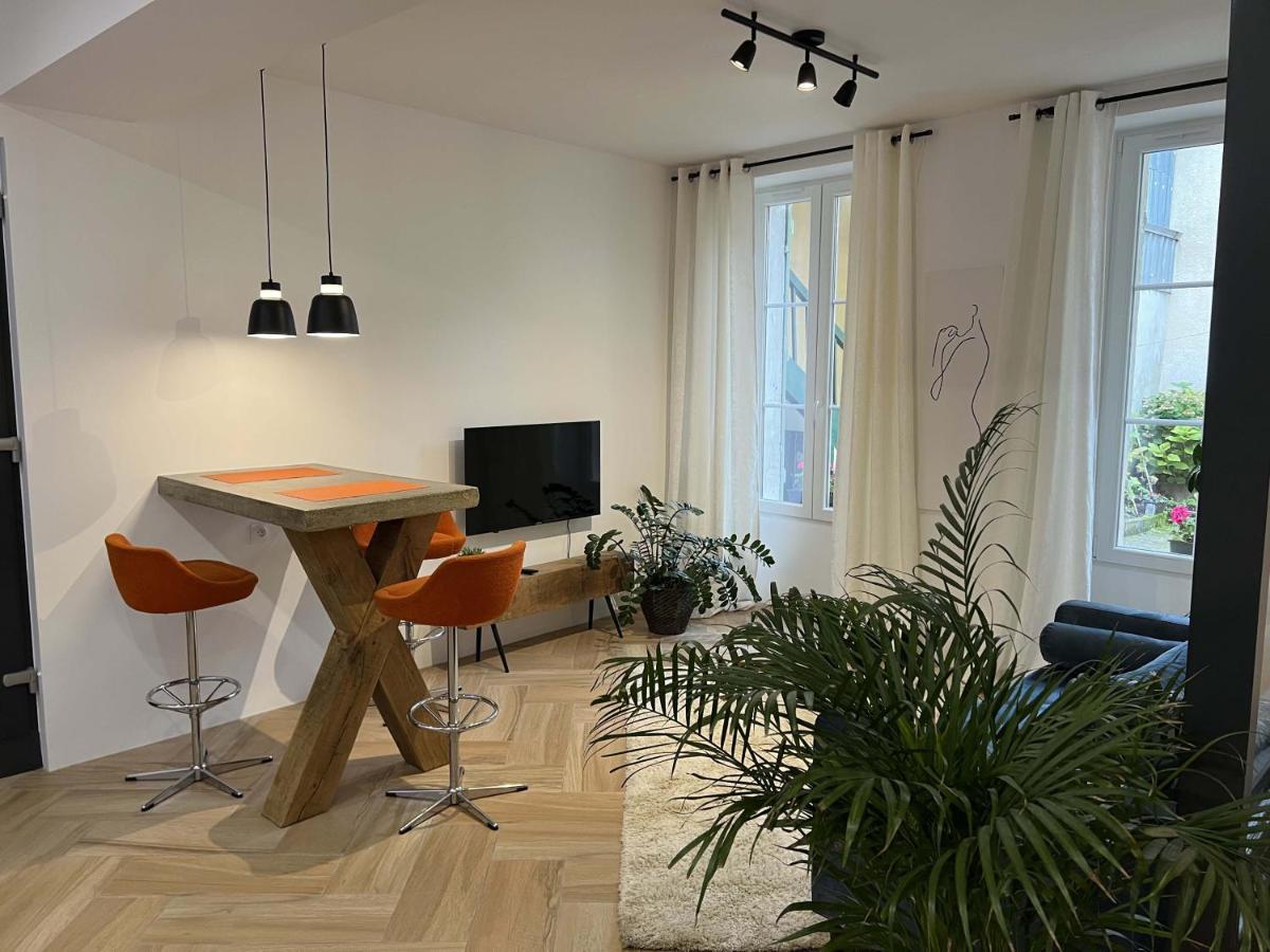 Bel Appartement Au Centre Du Vieux 茹瓦尼 外观 照片
