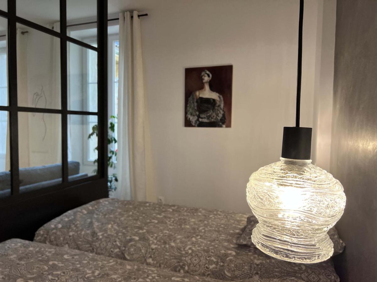 Bel Appartement Au Centre Du Vieux 茹瓦尼 外观 照片