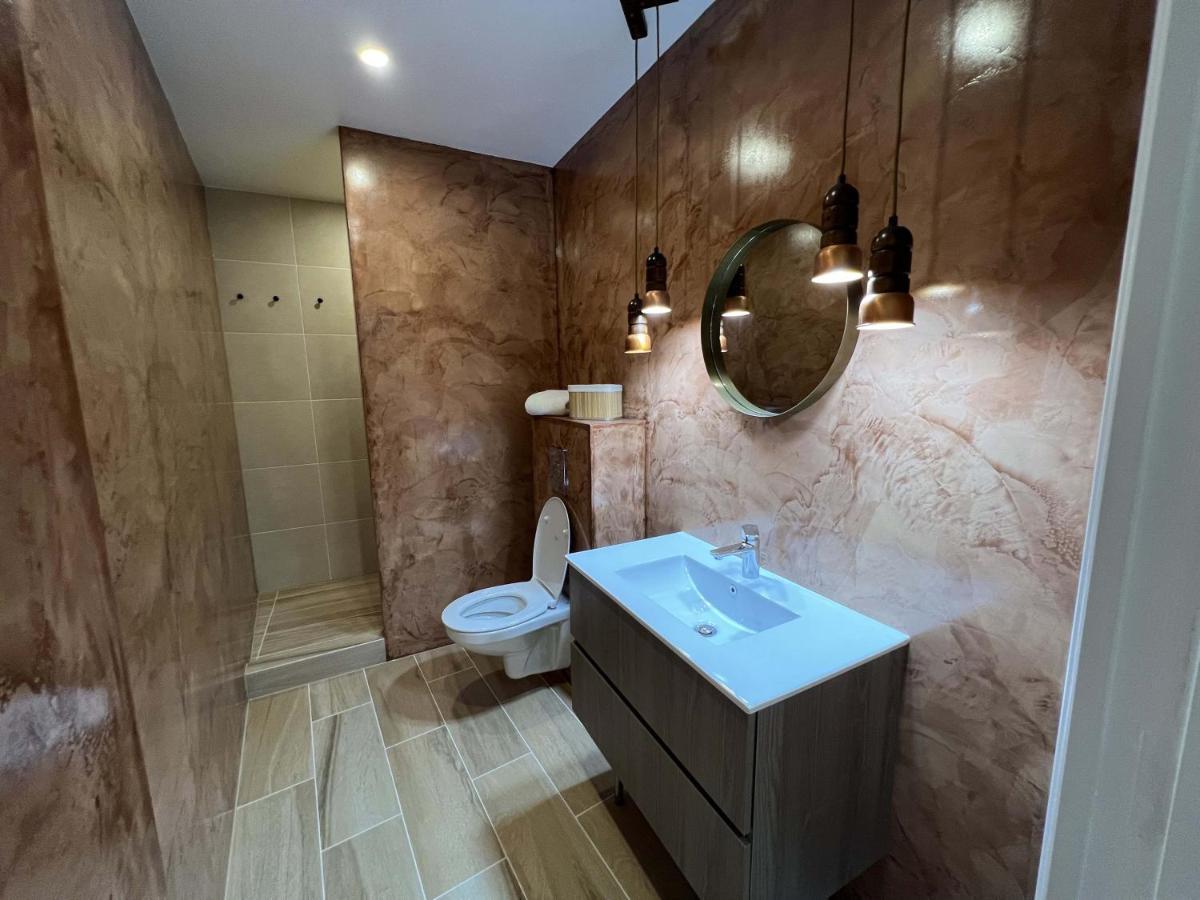 Bel Appartement Au Centre Du Vieux 茹瓦尼 外观 照片