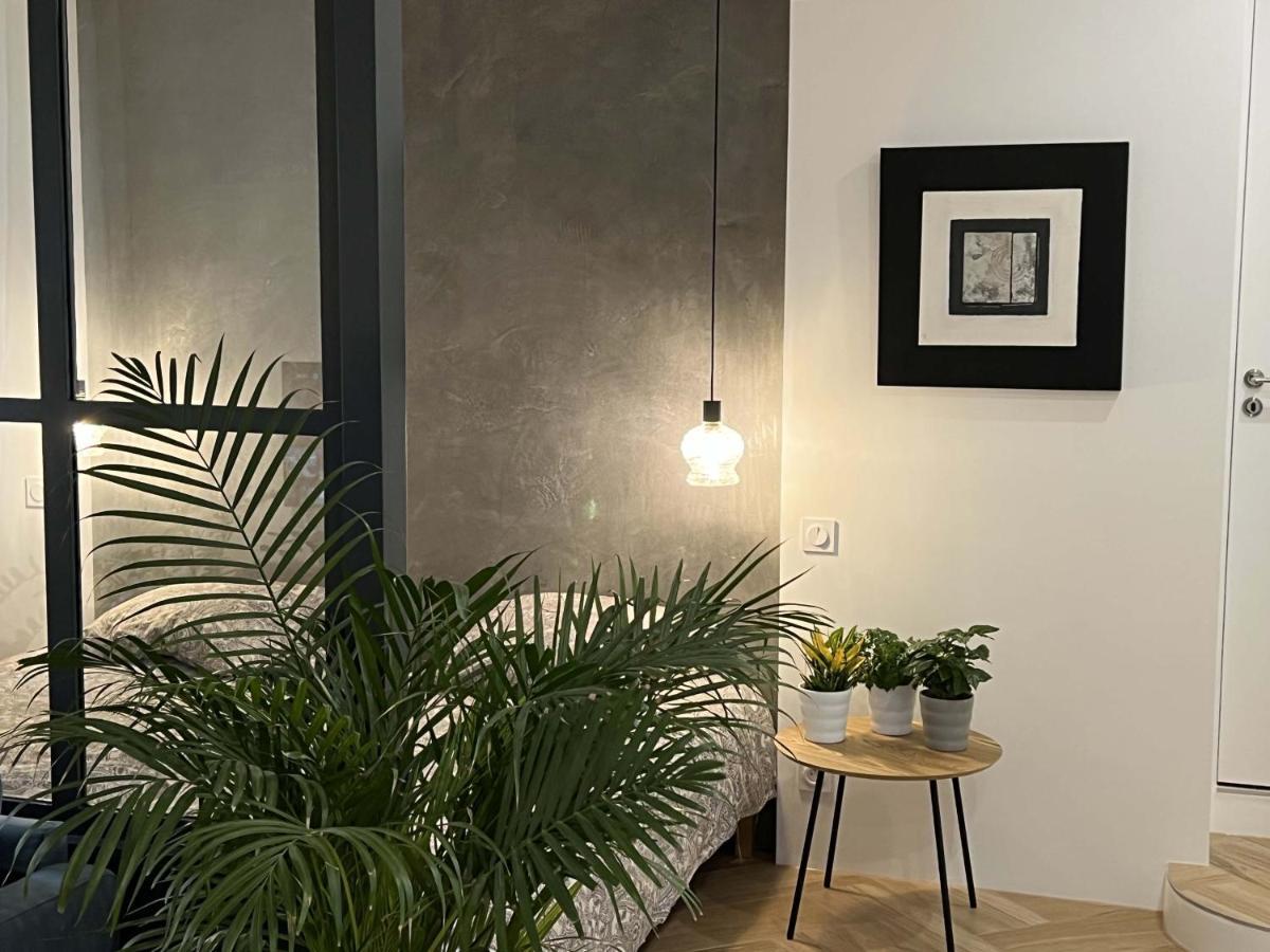 Bel Appartement Au Centre Du Vieux 茹瓦尼 外观 照片